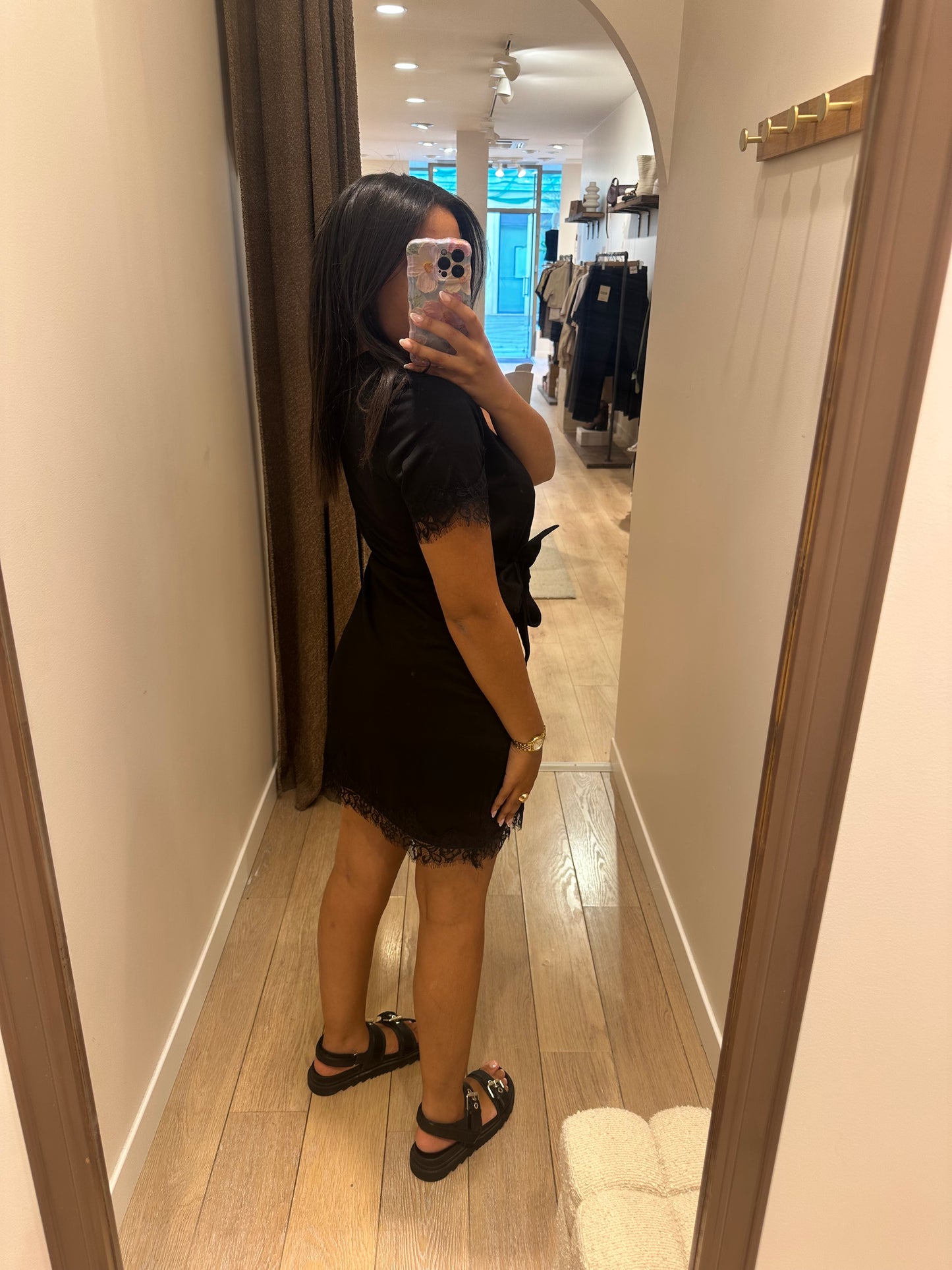Robe à nouer et dentelle - noir