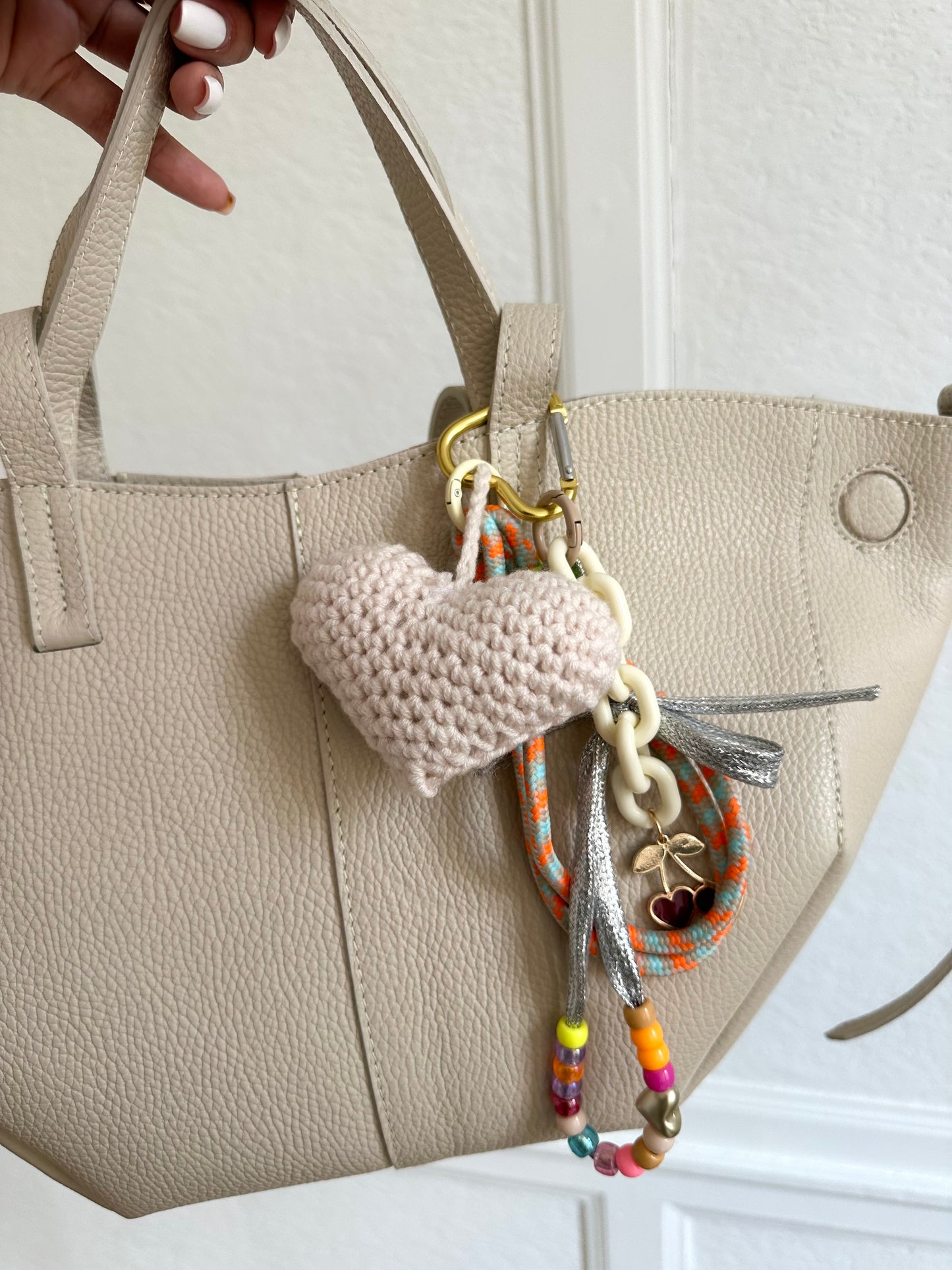 Charms de sac - crochet beige