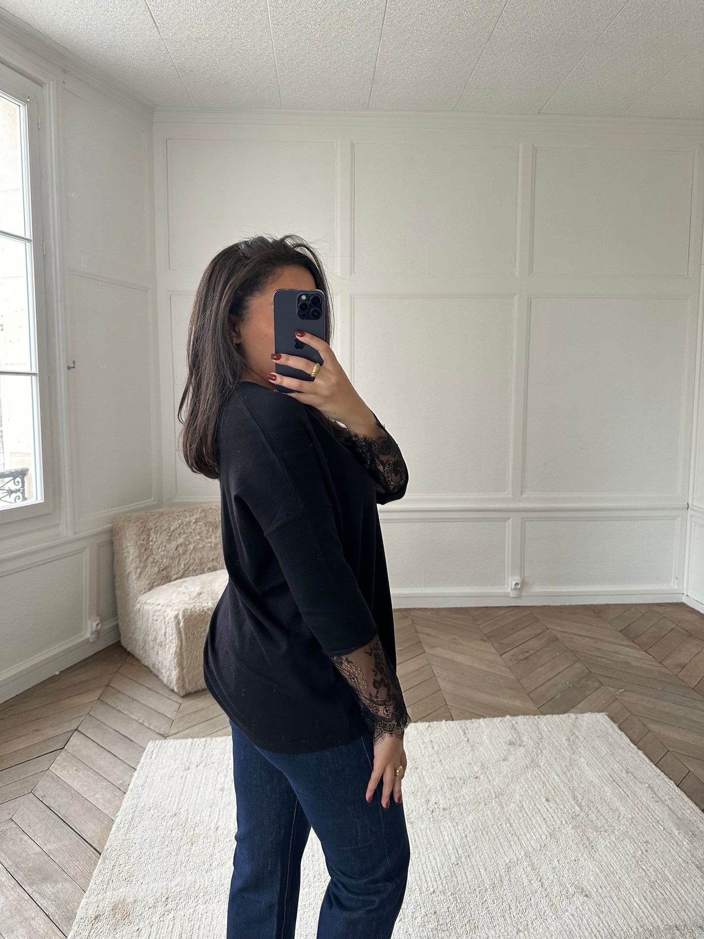 Pull fin à détails dentelle