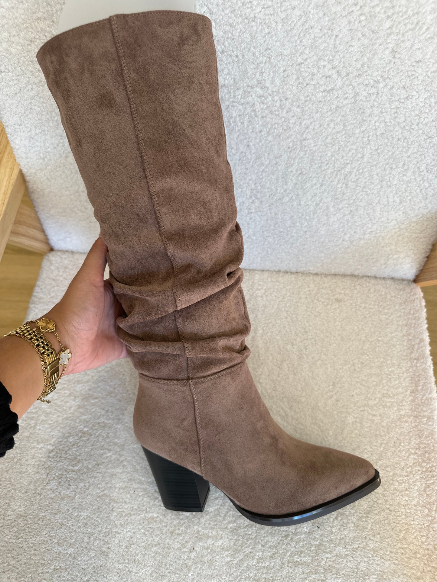 Bottes en suédine taupe