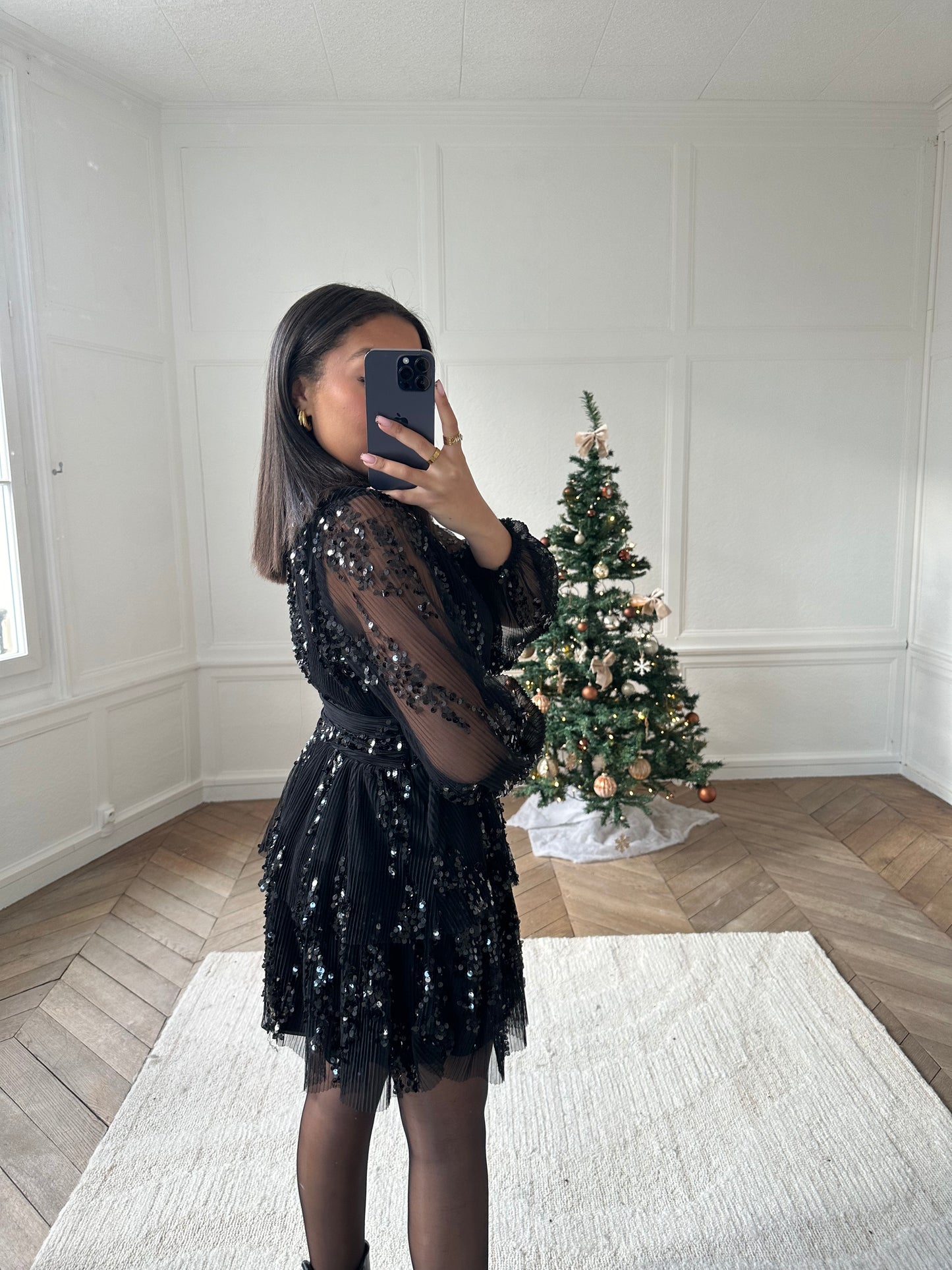 Précommande Robe à volants et sequins - noir