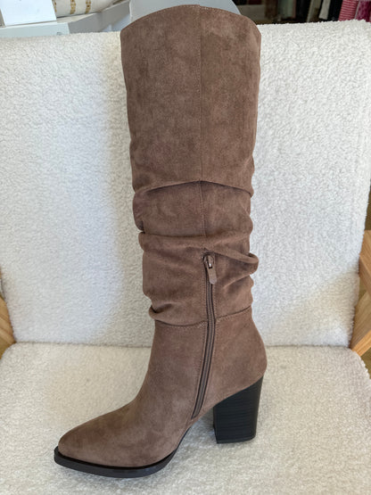 Bottes en suédine taupe
