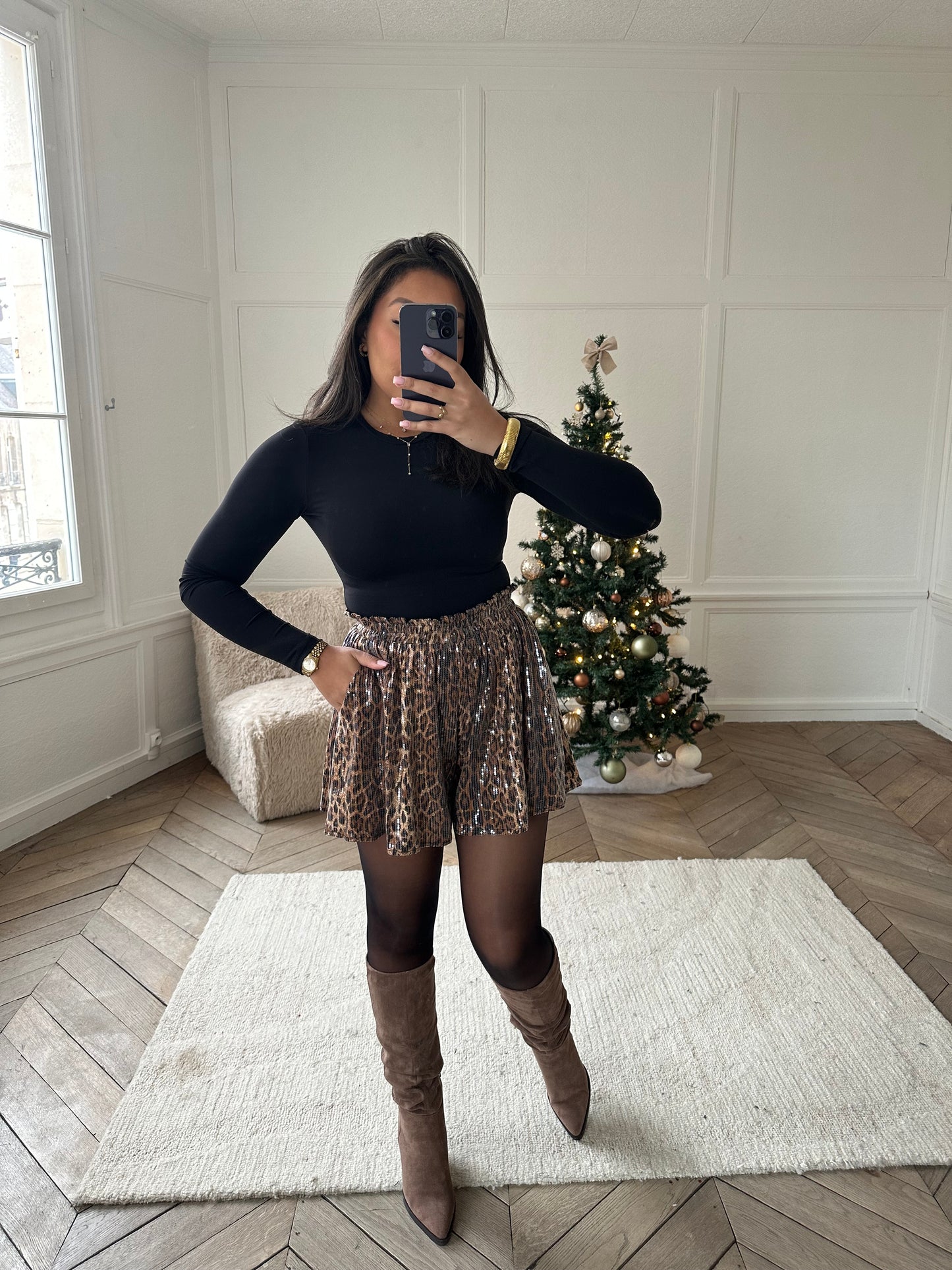 Short à sequins léopard
