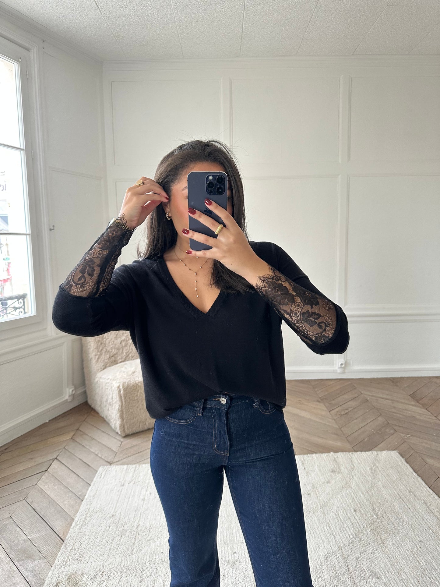 Pull fin à détails dentelle