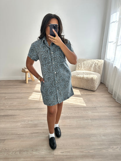 Robe en jean léopard
