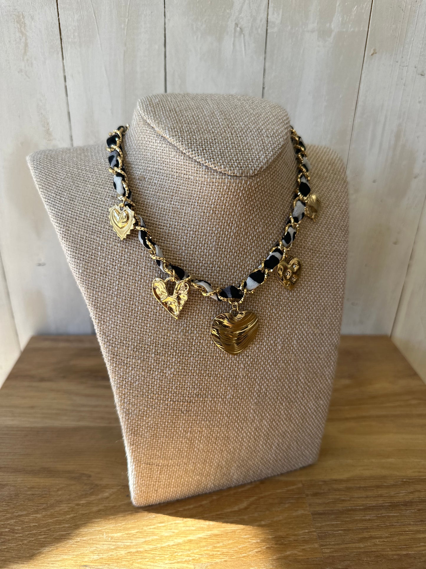 Collier à coeurs léopard (2 coloris)