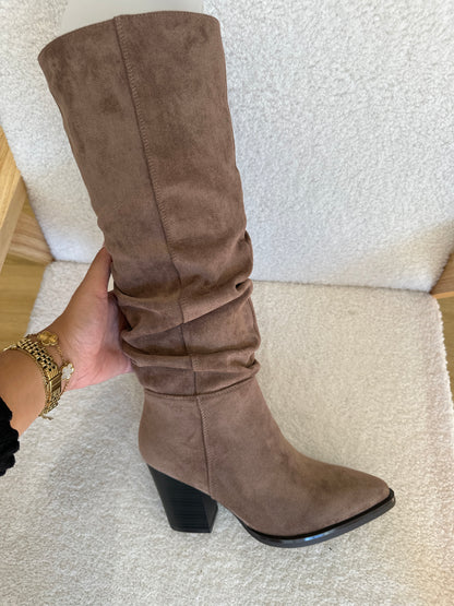 Bottes en suédine taupe