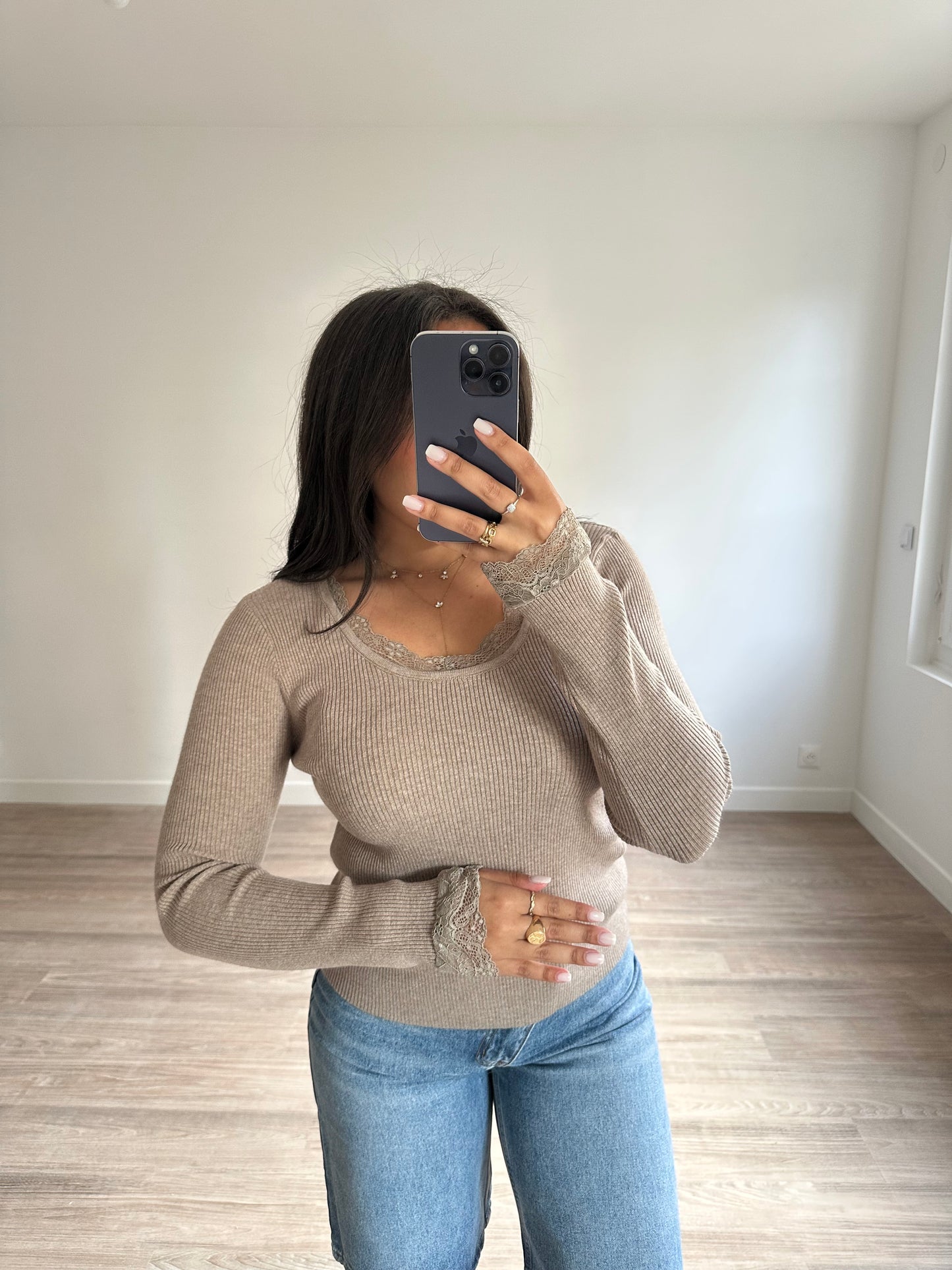 Top détails dentelle - taupe