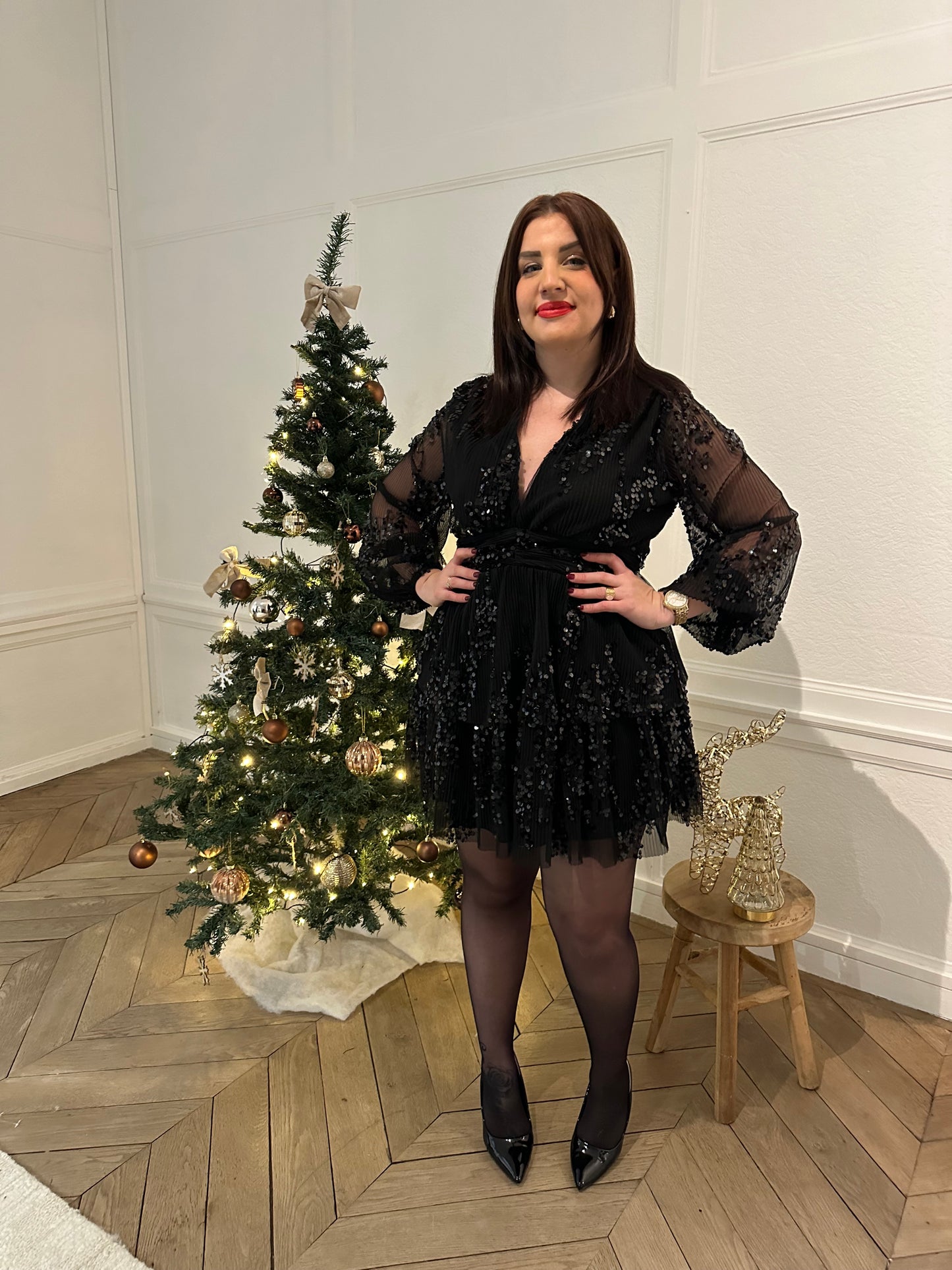 Précommande Robe à volants et sequins - noir