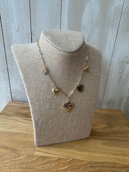 Collier breloques coeurs - doré