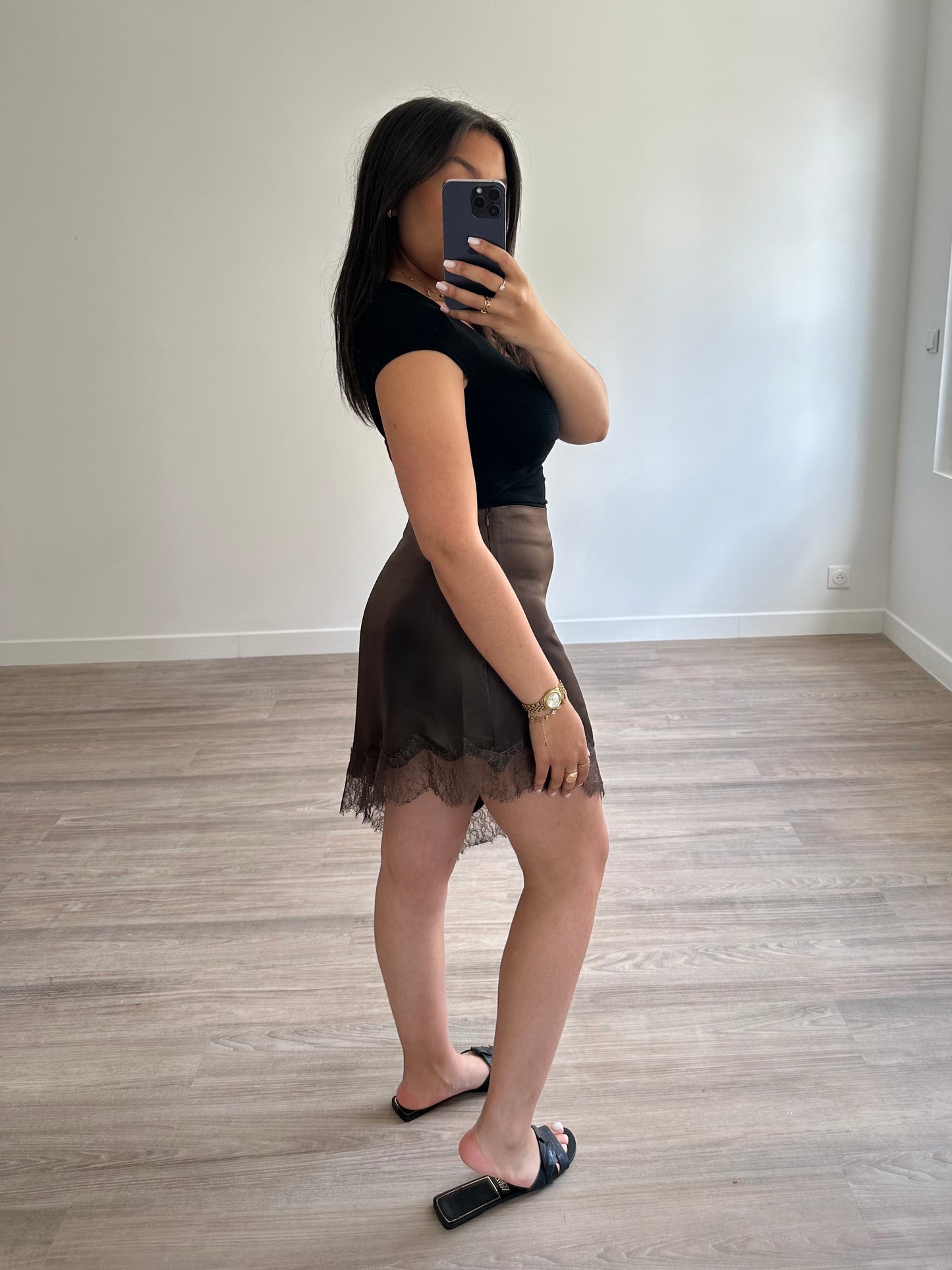 Jupe asymétrique satinée avec dentelle - choco